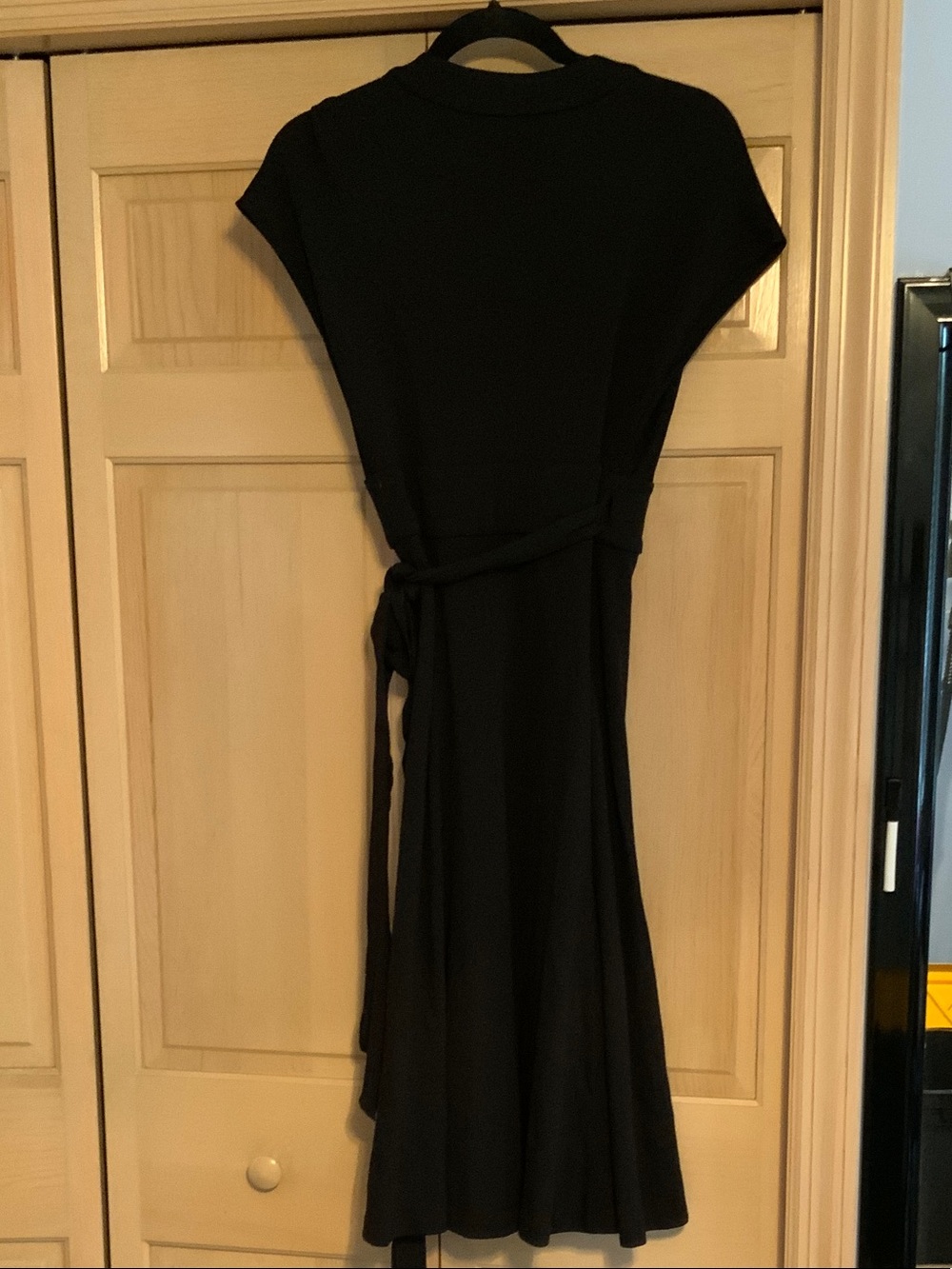 Diane Von Furstenberg Black Wrap Midi Dress - Picture 4 of 8
